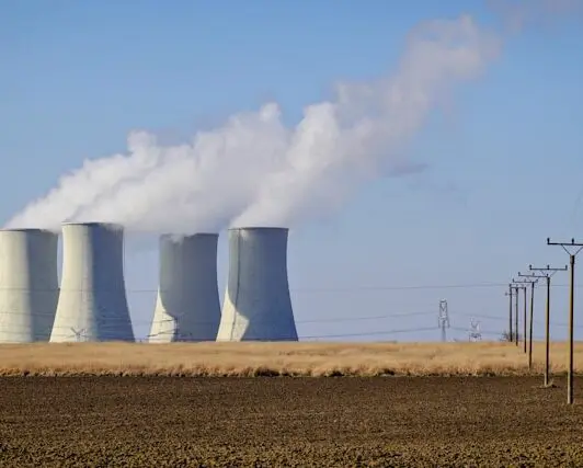 panorámica de central nuclear que puede optar a la ayuda a la para la zona de transición nuclear